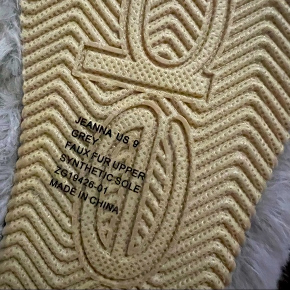 New Bebe Adjustable Strap Faux Fur Slipper Shoe Slides - Picture 8 of 9